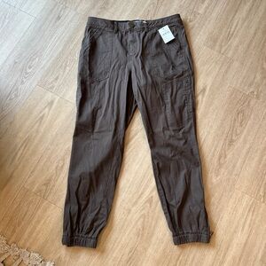 Wit & Wisdom Green Cargo Pants - size: 10